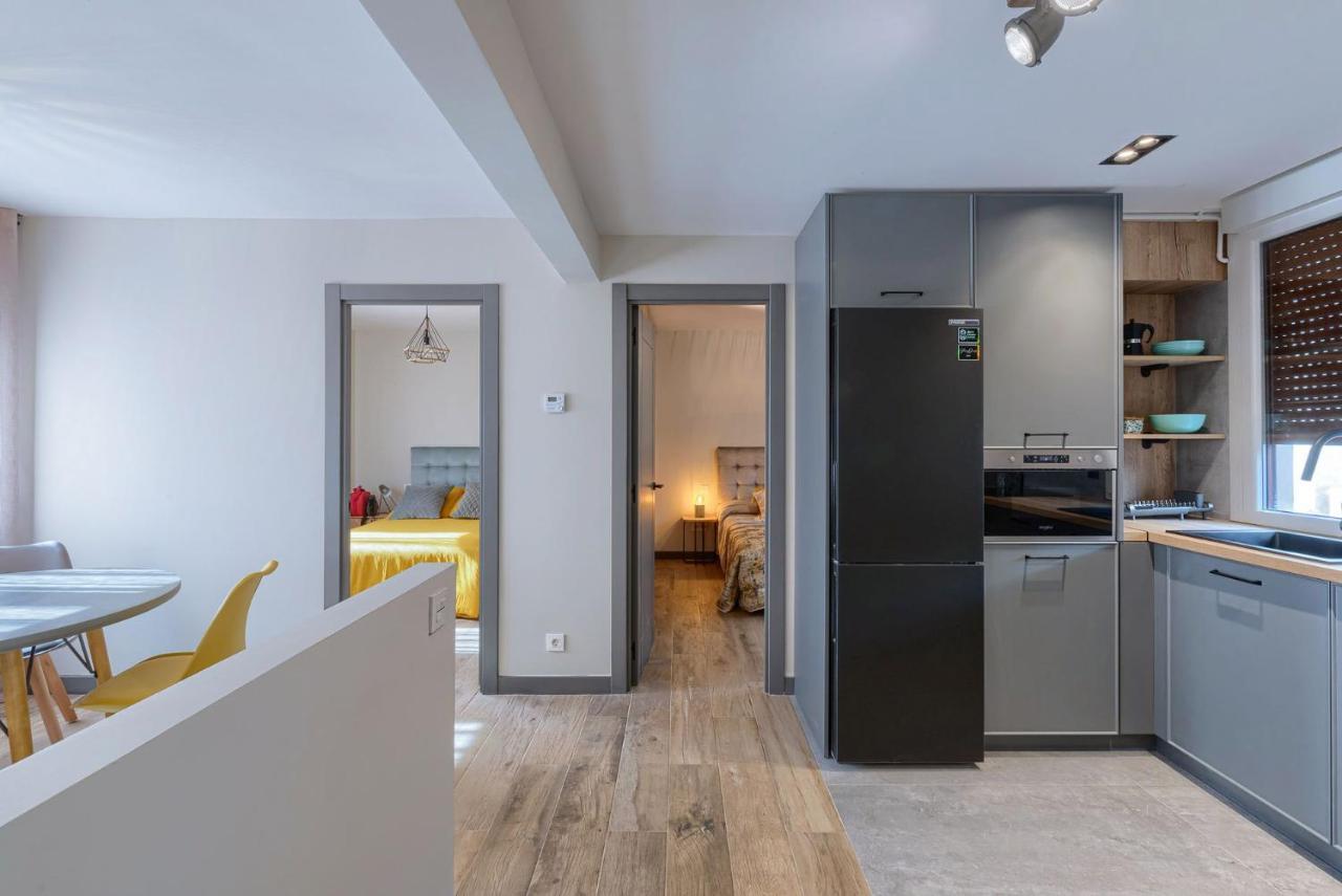 Appartamento Vivienda Turistica De Diseno Elegante Bilbao Esterno foto